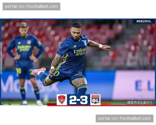 《队报》预测：为应对克莱蒙铁桶阵，布雷斯特或变阵4-2-3-1